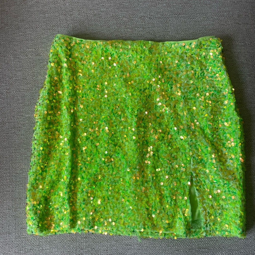Cute sequin mini skirt
